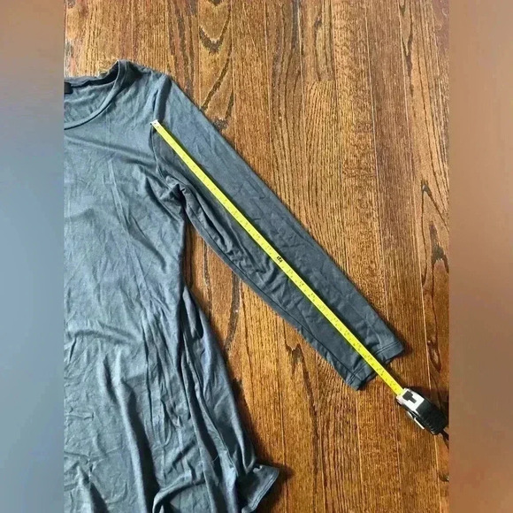 Comfy USA Women’s M Gray Long-Sleeve Tunic w/Tulip Print Back - NWT!! - Picture 9 of 12